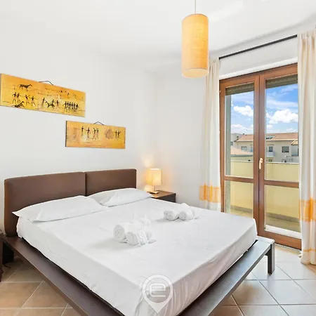 Antonella's - Aircon - Wifi - Balcony *